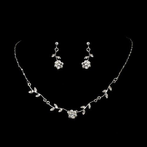 simple Silver Modern Jewelry, Jewelry For Bride Wedding, Wedding Simple Jewelry, Neckless For Wedding, Silver And Diamond Jewellery, Diamond Earrings And Necklace Set, Diamond Necklace And Earrings Set, Necklace And Earring Sets Simple, Diamond Jewelry Set Simple