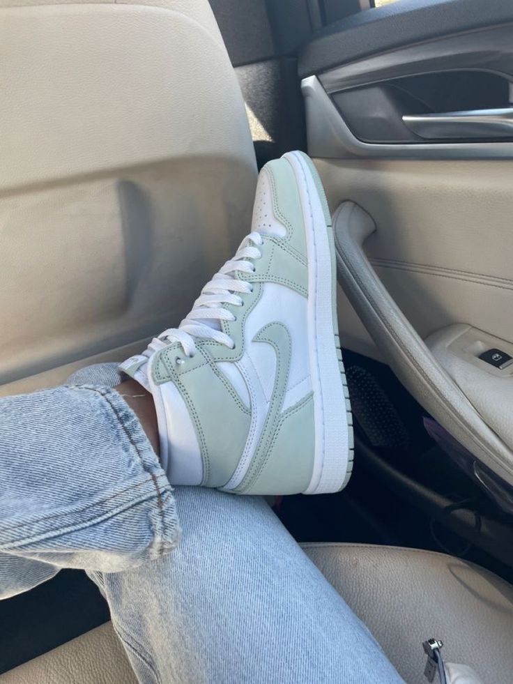 Seafoam Jordan 1s Outfits, Shoe Game Aesthetic, Cute Green Shoes, Nike Dunk High Outfit, Air Jordan Green, High Top Sneakers Outfit, Nike Dunks High, Zapatillas Nike Air Force, Nike Dunks Low