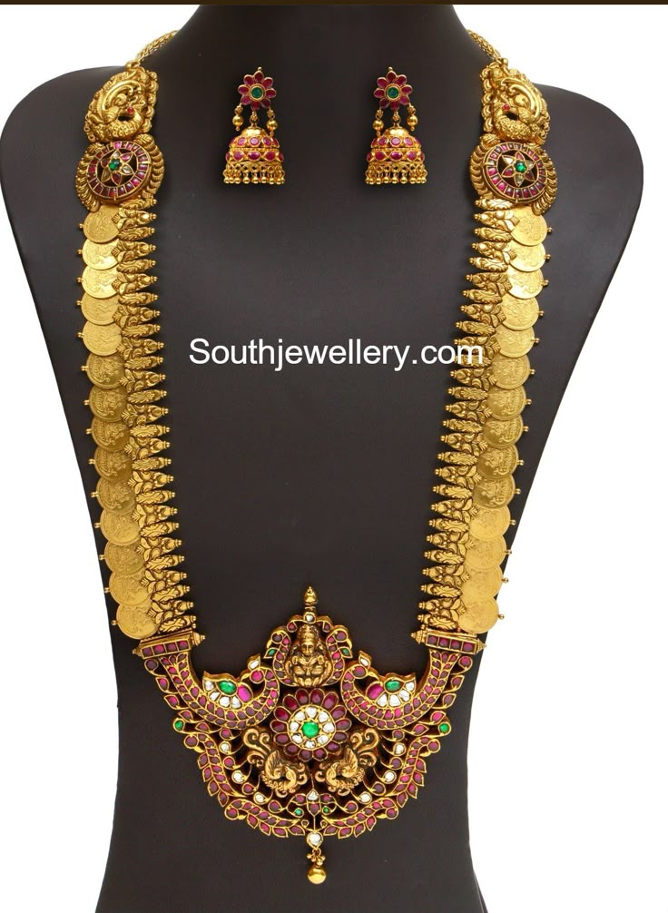 Antique Gold Lakshmi Kasu Mala photo Kaasu Mala, Kasula Peru, Antique Haram, Kasu Mala, Maharashtrian Jewellery, Antique Necklaces Design, Antique Gold Jewelry Indian, Gold Jewelry Simple Necklace, Gold Necklace Indian Bridal Jewelry