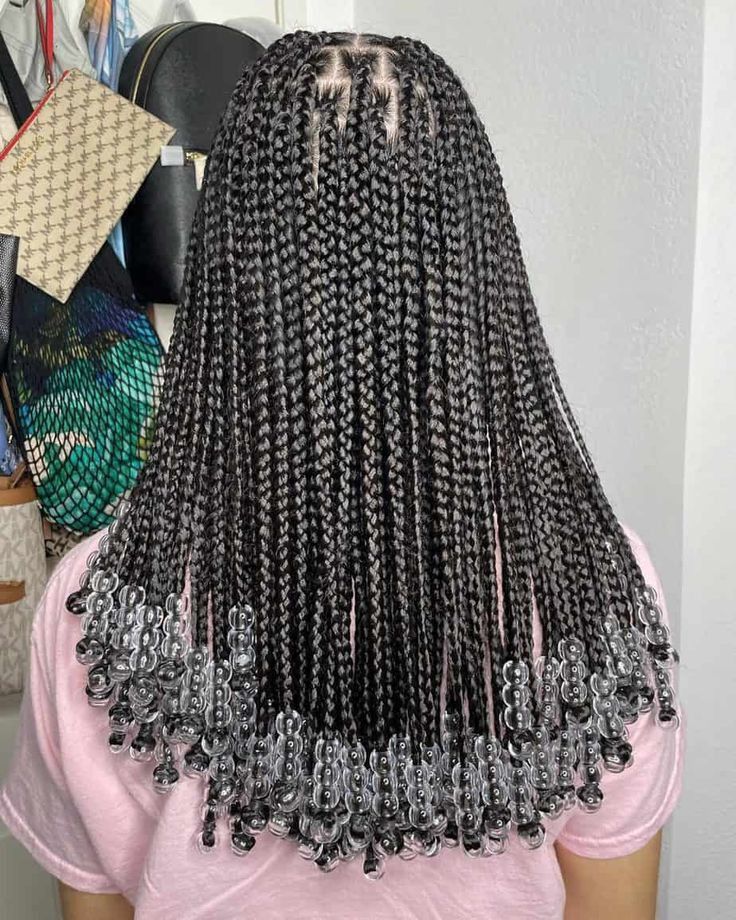 30 Knotless Braids, Knotless Braids With Beads, Cute Box Braids, Short Box Braids Hairstyles, Short Box Braids, Big Box Braids Hairstyles, African Hair Braiding Styles, Box Braids Hairstyles For Black Women, Cute Braided Hairstyles