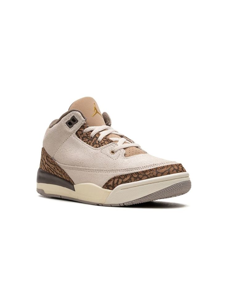 brown/light beige leather signature Jumpman motif signature Elephant print round toe front lace-up fastening branded insole rubber sole These styles are supplied by a premium sneaker marketplace. Stocking only the most sought-after footwear, they source and curate some of the most hard to find sneakers from around the world. Jordan 3 Palomino, Air Jordan 3, Kids Jordans, Elephant Print, Jordan 3, Light Beige, Boys Shoes, Air Jordan, Air Jordans