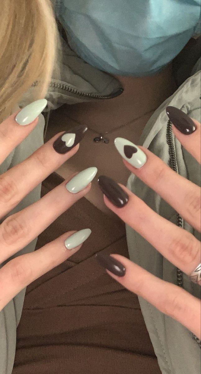 Aesthetic Nails Inspiration, Cute Vintage Nails, Aesthetic Nail Inspo Acrylic, Gel Nail Aesthetic, Aesthetic Nails Vintage, Nails Aesthetic Vintage, Vintage Aesthetic Nails, Acrylic Nails Ideas Aesthetic, Short Aesthetic Nails