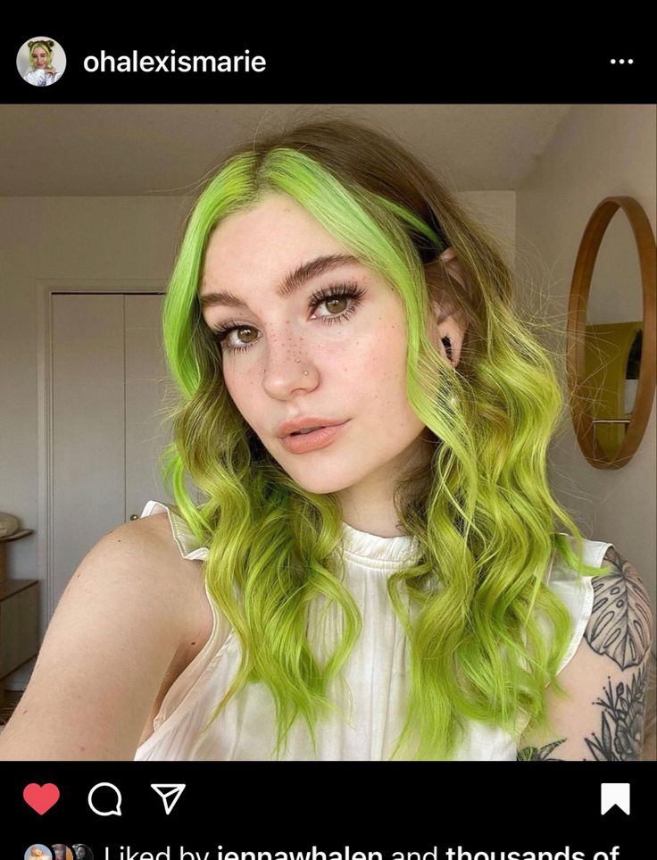 Green Hair Streaks, Short Green Hair, Color Block Hair, Dark Green Hair, Peekaboo Hair, Dyed Hair Inspiration, Dye Ideas, Luscious Hair, Hair Styles 2014