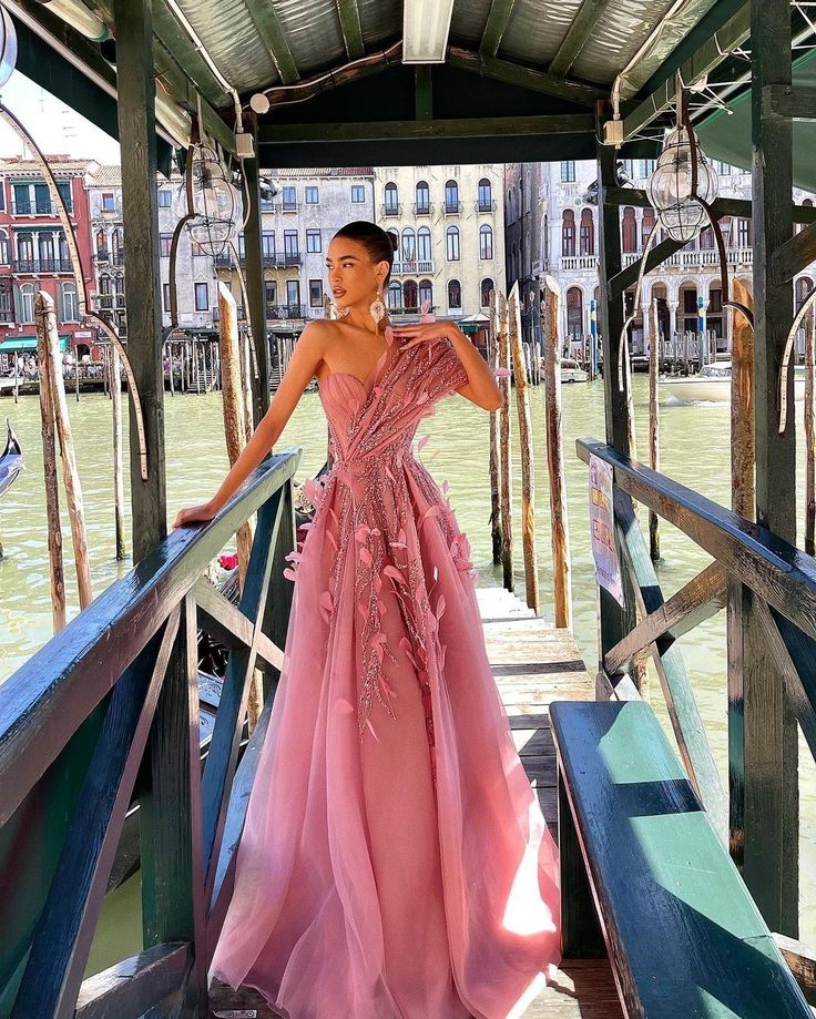 Engagement Pink Dress, Pink Gala Dress, Glam Prom Dresses, Elegant Casual Dress, Diy Fashion Scarf, Prom Dress Inspo, Classy Prom Dresses, Wedding Attire Guest, Prom Dress Shopping