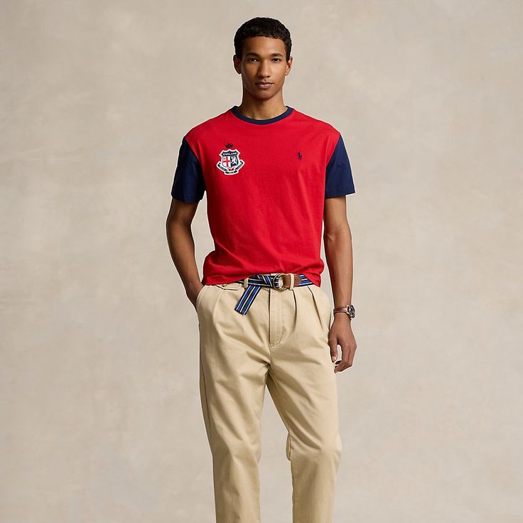 This T-shirt is crafted with soft cotton jersey and features a signature shield patch inspired by the flag of England. Flag Of England, Sweatpants And Sweater, England Flag, Polo Bear, Chino Jeans, Ralph Lauren Collection, Rugby Shirt, The Flag, Sweater And Shorts