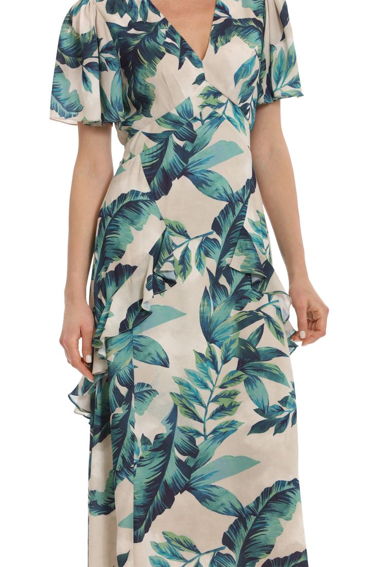 Get ready to turn heads in our Ziva maxi dress. The tropical green leaf print and ruffled skirt details make this dress a statement piece. The short flutter sleeves and empire waist create a flattering silhouette that is perfect for any summer event. Summer Dresses Floral, White Dress Women, Womens Summer Dresses, Slate Green, Missy Dresses, Guest Dress Wedding, Formal Wedding Guest Dress, Green Leaf Print, Pink Peacock