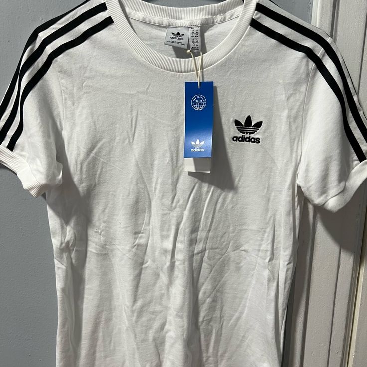 Size M, Adidas Women Tshirt Basic Crew Neck T-shirt With Three Stripes, Casual Summer T-shirt With Three Stripes, Adidas Three Stripes T-shirt For Spring, Adidas T-shirt For Spring Streetwear, Casual T-shirt With Three Stripes Branding For Spring, Adidas Sporty Cotton T-shirt, Basic Adidas T-shirt With Three Stripes, Adidas Basic T-shirt With Three Stripes, Adidas Cotton T-shirt With Crew Neck