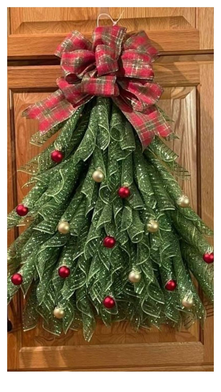 🎄🎄This gorgeous Christmas tree garland is exactly what you have been looking for, the garlands are all handmade and the design is unique🎁This beautiful big Christmas tree is the perfect gift to make your family and friends feel the joy of the Christmas holiday. ❤️ Christmas Packing List, Entryway Interior, Outdoor Garland, Front Door Entryway, Large Christmas Tree, Door Entryway, Tree Wreath, Handmade Christmas Tree, Christmas Tree Garland