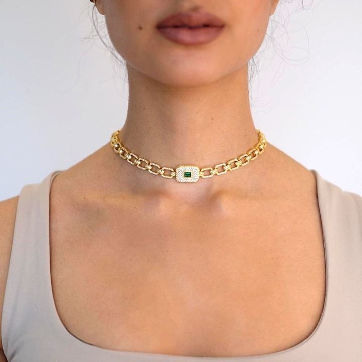 "OOOGEE LINK NECKLACE" Glam Jewelry, Fancy Necklace, Jewel Necklace, Green Necklace, Chain Link Necklace, Link Necklace, Cz Stone, Necklace Designs, Stone Necklace