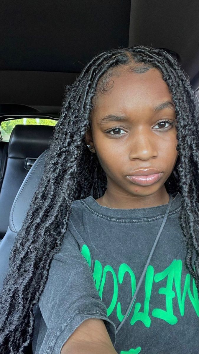 Butterfly Locs On Dark Skin, Soft Locs Shoulder Length, Braided Hairstyles For Black Women Cornrows, Cute Box Braids, Butterfly Locs, Cute Box Braids Hairstyles, Protective Hairstyles Braids, Hair Twist Styles