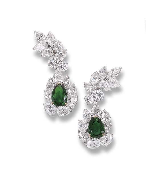 . Jewellery Sketches, Royal Jewels, Green Gems, Emerald Earrings, Pear Shaped Diamond, Top 4, Van Cleef, Precious Gems, Gems And Minerals