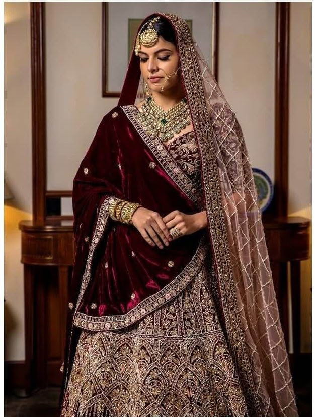 18+ Gorgeous Bridal Lehenga With Double Dupatta - ShaadiWish Red Velvet Dupatta Bride, Double Duppata Bridal Lehenga Pakistani, How To Drape Double Dupatta On Lehenga, Bridal Lengha Duppata Style, Double Dupatta Lehenga Draping Bridal, Velvet Dupatta Bridal Lehenga, 2 Dupatta Bridal Lehenga, Bridal Lehenga With Velvet Dupatta, How To Drape Velvet Dupatta On Lehenga