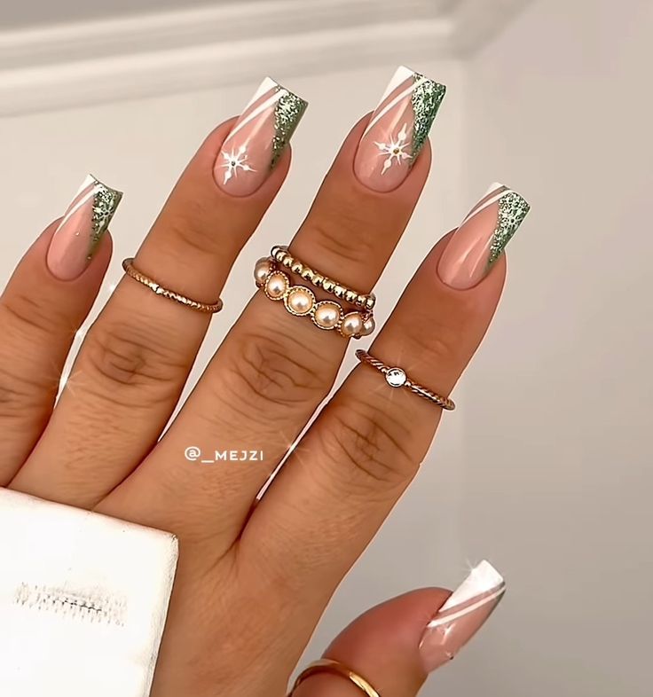 Xmas 2023 Nails, Winter Nails Short Coffin, Nails Cristhmas Ideas, Nails December 2023, December Nails 2023, Cristmass Nails 2023, Christmas/new Years Nails, December Nails Acrylic, Holiday Nails Acrylic