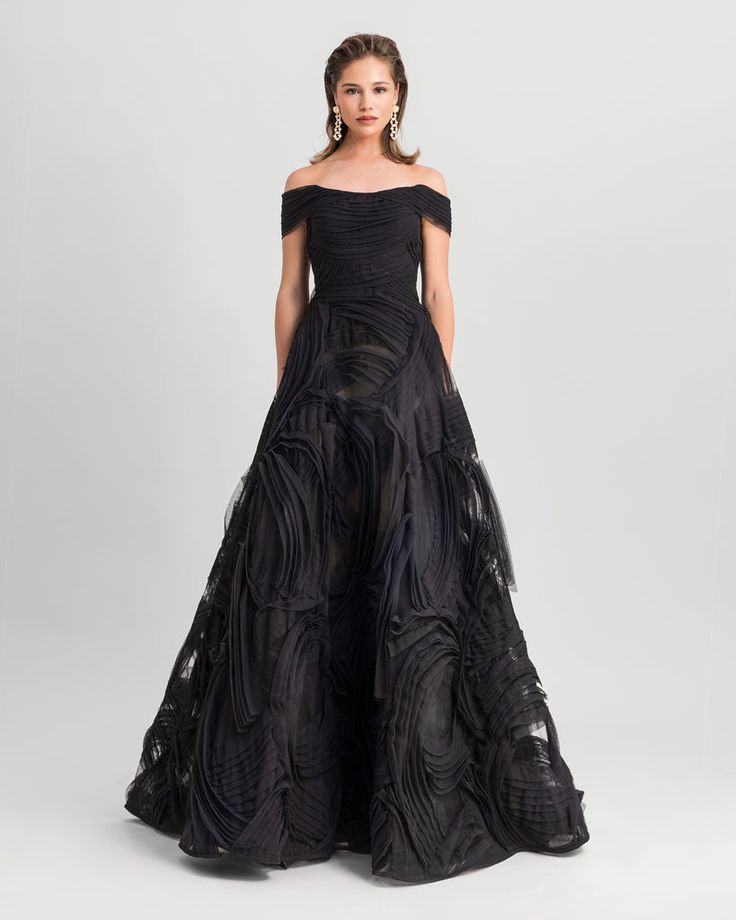 Off-The-shoulders Tulle Gown Long Dress Fitted, Tulle Evening Gown, Off Shoulder Tulle, Recital Dress, Marchesa Couture, Bridal Closet, Wide Skirt, Formal Fashion, Midi Dress Style