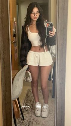 No Revealing Outfit Casual, Asian Bbg Outfits, Thick Thigh Summer Outfits, Dream Body Outfits, Casual Spring Outfit Inspo 2024, Clean Casual Outfits, Casual Coquette Outfit, Comfy Outfit Aesthetic, Attractive Outfits