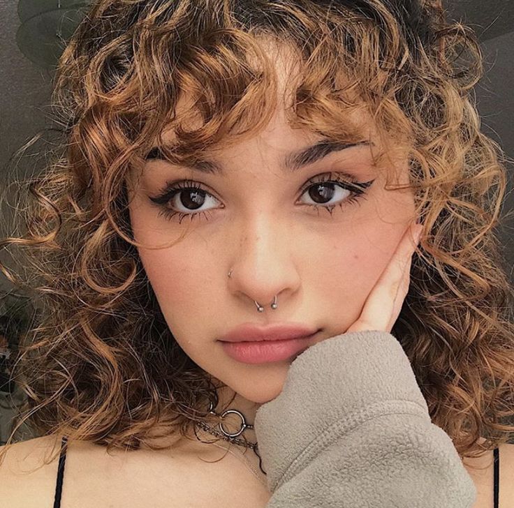 Hairstyles List, Natural Curly Hair Cuts, Hair Color Streaks, Curly Hair Photos, Curly Bangs, Beautiful Curly Hair, Hair Life, Curly Hair Cuts, Short Curly Hair