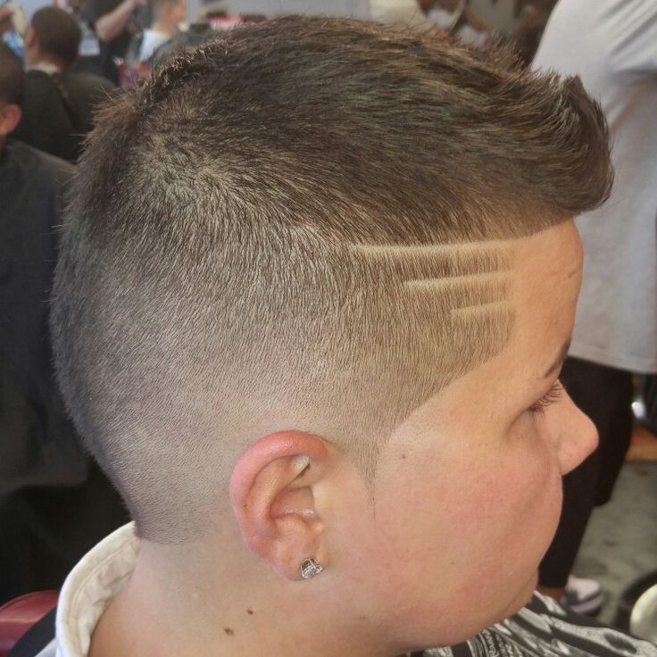 Classic Mohawk type Burstie Fade with three lines and a Razor Boys Haircuts With Designs, Hair Designs For Boys, A Line Hair, Baby Haircut, Boy Haircuts Short, Toddler Haircuts, Blonde Kids, Boys Haircut