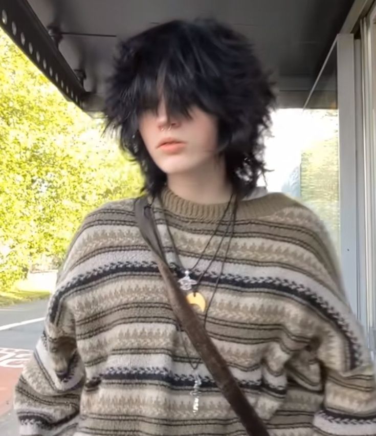 Long Ftm Haircuts, Did Faceclaims, Fluffy Hair With Layers, Fairygrunge Hairstyles, Masc Shag Haircut, Grunge Haircut Ideas, Fluffy Grunge Hair, Transmasc Curly Hair, Trans Masc Haircut Long