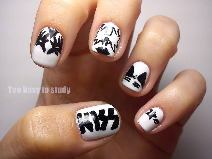 kiss Kiss Band Nails, Banda Kiss, Rock Nails, Bed Of Nails, Kiss Me Love, Band Nails, Kiss Art, Kiss Nails, Punk Nails