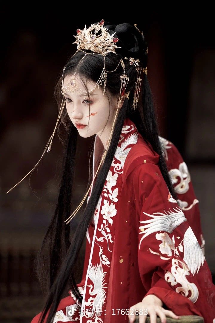 Hanfu Dress Red, Red Kimono Traditional, Chinese Woman Traditional, Empress Hanfu, Hanfu Reference, Hanfu Red, Hanfu Aesthetic, Hanfu Women, Chinese Empress