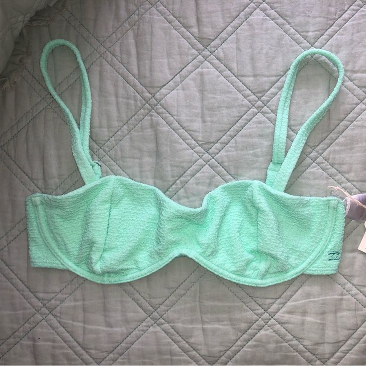 Seafoam Green Colored Billabong Bikini Top. Has Underwire. No Padding. Adjustable Straps. Size Large. New With Tags. Green Padded Swimwear For Beach, Padded Green Swimwear For Beach, Green Padded Swimwear For The Beach, Green Padded Swimwear For Vacation, Padded Green Swimwear For Vacation, Padded Summer Swimwear For The Beach, Wetsuit Bottoms, Underwire Bathing Suits, Billabong Swim