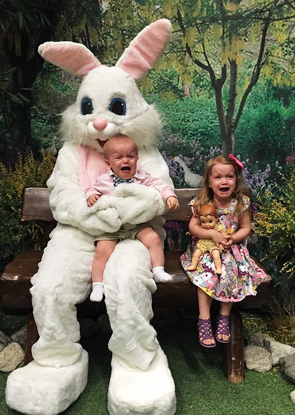 Creepy Easter, Creepy Santa, Bunny Photo, Easter Bunny Pictures, Funny Easter Bunny, Film Grain, Scary Photos, Photo Fails, Easter Images