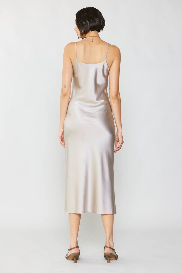 This luxe, mid-length slip dress has that alluring '90s minimalist look down pat. From that sexy little slit to the way it glides along the contours of the body, it's designed to make you feel like the goddess you are. •Adjustable shoulder straps •Bias cut •Side slit •Midi length DIMENSIONS •Standard: 46" Length Item number: 2090363 100% Silk Dry Clean Bridal Women, Scarf Top, Silk Midi Dress, Tall Girl, Silk Slip, Silk Charmeuse, Silver Dress, Komplette Outfits, Cami Dress