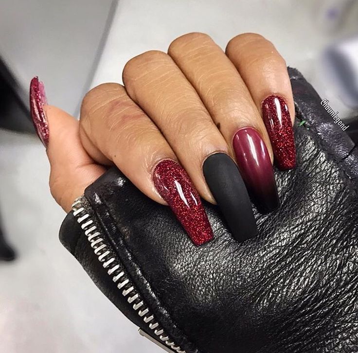 Nails With Red, Wine Nails, Coffin Nails Matte, Her Nails, Burgundy Nails, Black Nail Designs, Black Nail, Nail Designs Glitter, Coffin Nails Designs