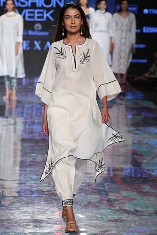 Shop for House of Kotwara White Cambric Chikan Kamdani Kurta Set for Women Online at Aza Fashions Kurta Set For Women, Kurti Patterns, Kurti Neck Designs, Kurta Designs Women, Indian Suits, Straight Kurta, Women Kurta, Cotton Suits, Designer Dresses Indian