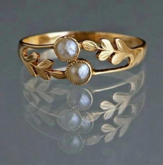 14k Gold Pearl Engagement Ring, Vintage Pearl Solitaire Ring, Art Deco Floral Ring, White Pearl Vine Ring, Leaf Stacking Ring, Nature Ring Comes in a FREE GIFT BOX. Perfect for Mother's Day Gift For Mom. Makes a Wonderful Gift for your Girlfriend, Wife, Mom or Simply an Excellent Addition to Your Jewelry Collection. Please make sure to include the correct address during checkout. Buyer Note :- The Buyer is Fully Responsible For Any Charges , Import, Custom Duties and Taxes in Buyer Country . Wor Pearl Wedding Ring, White Pearl Jewelry, Bijoux Art Nouveau, Wedding Unique, Gold Color Ring, Pearl Jewelry Wedding, Round Engagement Rings, Gold Rings Fashion, Gold Ring Designs