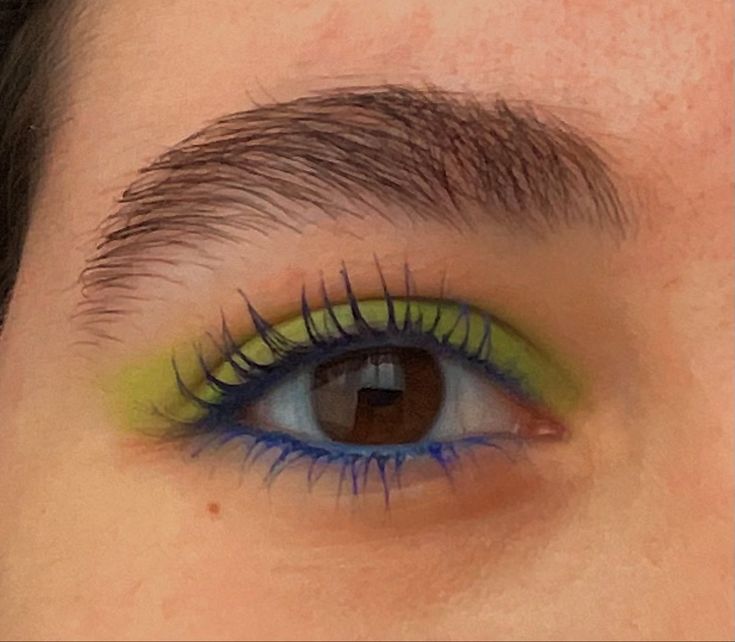 Blue-Green Maquillage On Fleek, Funky Makeup, Blue Mascara, Swag Makeup, Ideas For Decorating, Dope Makeup, Green Eyeshadow, Eye Makeup Art, Editorial Makeup