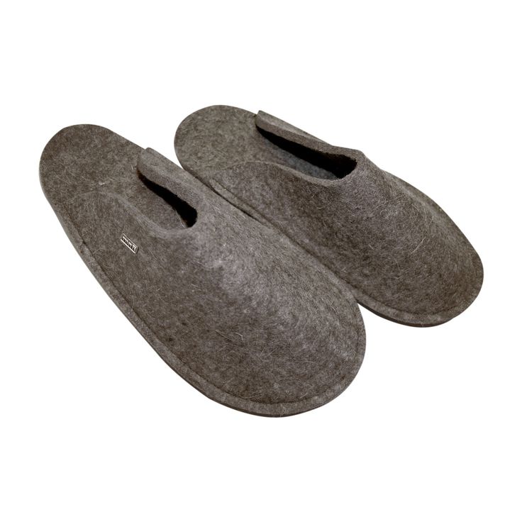 Mafi Felt slippers are made from sheep wool, which is used to polish Mafi natural wood floors and other oil finished wood flooring. Now you can have a clean and polished floor, and warm feet. US Sizing S = Women's: 5.5–7.5 Men's: <6M = Women's 8–10 Men's: 6-7.5L = 41–44 Women's: 10–12 Men's: 8-11XL = 45–48 Women's: >12 Men's: 12-15 Natural Wood Floors, Polished Floor, Mop Holder, Felt Slippers, Wood Cleaner, Natural Wood Flooring, Grease Stains, Felted Slippers, Wood Care