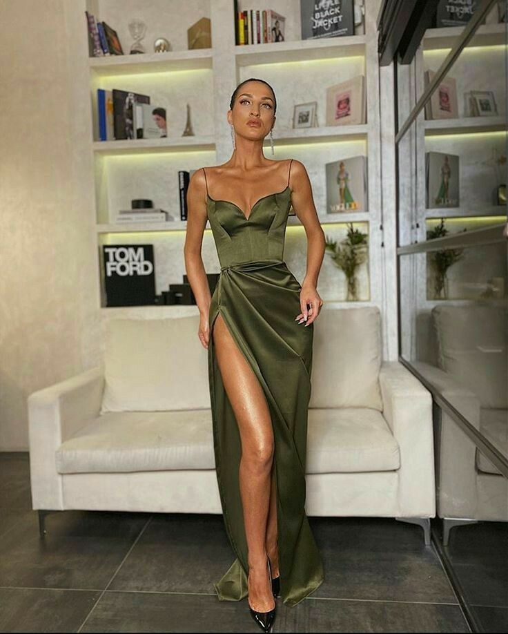 Green Satin Prom Dress, Simple Party Dress, Modest Formal Dresses, Satin Evening Dresses, Prom Outfits, Satin Prom Dress, Gala Dresses, Glam Dresses, Formal Evening Dresses