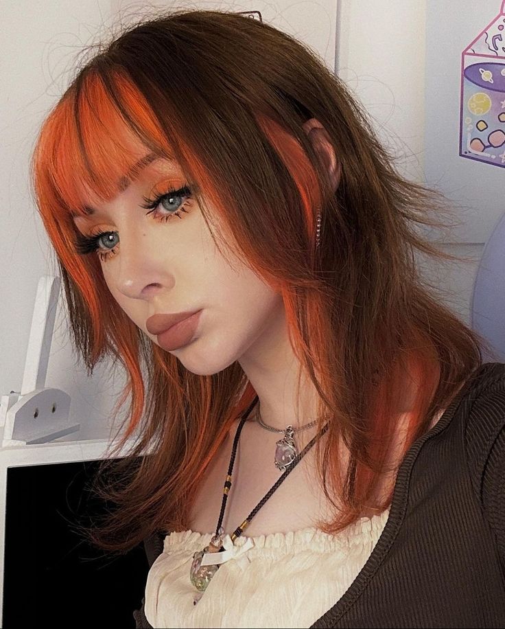 Red Coloured Hair Ideas, Red Bangs With Brown Hair, Split Orange Hair, Split Hair Color Ideas Brown, Red With Orange Hair, Orange Grunge Hair, Hair Colour Ideas Orange, Brown And Orange Hair Split, Orange Brown Hair With Blonde Highlights