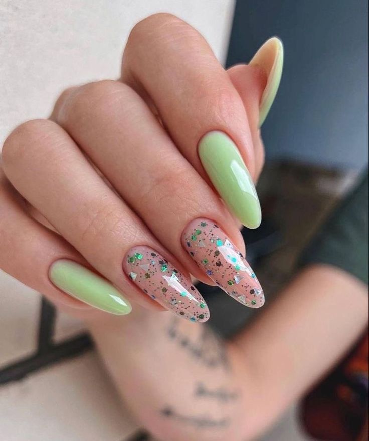 Nails Summer Vacation, Nail Art Beach, Nail Art Tropical, Vacation Nail Ideas, Classy Gel Nails, Fun Spring Nails, Vacation Nail Art, Beach Themed Nails, Tropical Vacation Nails