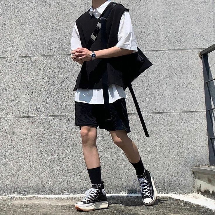 Men Outfits Preppy, Kawaii Boy Outfits, Masculine Outfits, Mens Shorts Outfits, Guys Clothing Styles, Mens Outfit Inspiration, Outfits With Converse, Cool Outfits For Men, Streetwear Men Outfits