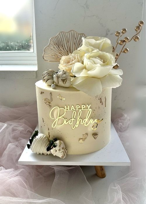 Celebration Cakes, Mums 60th Birthday Cake, Birthday Cake Ideas For Mum, Cake Designs 40th Birthday, Birthday Cake 60 Years Woman, 50th Bday Cake For Women Elegant, 70 Year Old Birthday Cake Ideas Woman, Womens 30th Birthday Cake, 21st Birthday Cake For Women, Birthday Cake For 80 Year Old Women