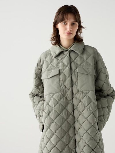 - Collared design. - With slits for easy movement. - Oversized silhouette.  - The images shown may include colors that are not available.  Product ID: 472013 Light Rain, Oversized Coat, Quilted Coat, Fall Winter 2024, Oversized Silhouette, Styling Ideas, Winter 2024, Uniqlo, Online Purchase