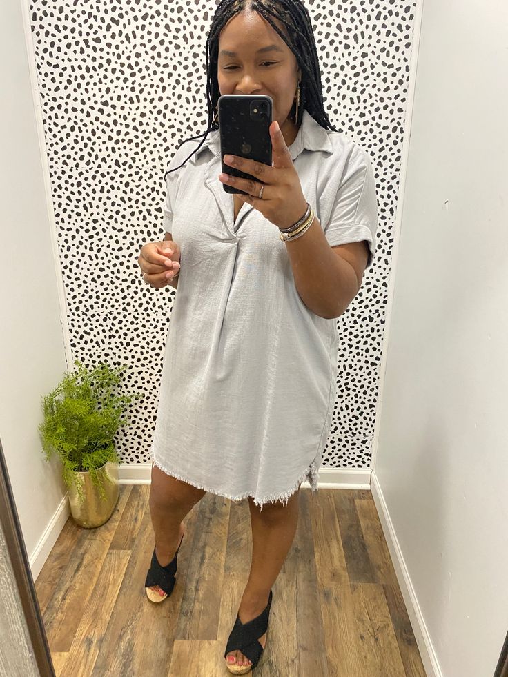 LINEN SHIRT DRESS WITH FRAYED HEM. Runs oversize