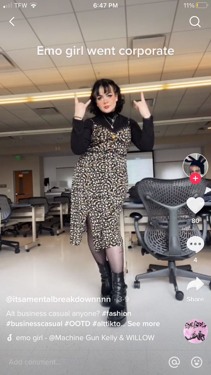 Alternative Job Interview Outfit, Kawaii Business Casual Outfits, Alternative Workplace Fashion, Alternative Business Professional Outfits, Casual Goth Outfits Midsize, Plus Size Goth Office Fashion, Casual Outfits Midsize Summer, Cute Professional Outfits Plus Size, Professional Casual Outfits Women Plus Size