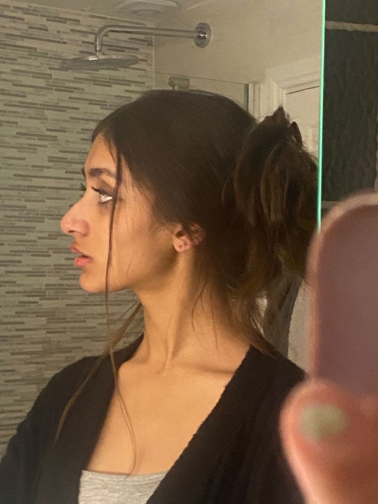 :) Bumped Nose Side Profile, Middle Eastern Nose Side Profile, Droppy Nose Women, Bump Nose Bridge, Big Straight Nose, Models With Big Ears, Round Nose Side Profile, Big Nostrils Women, Jewish Nose Women