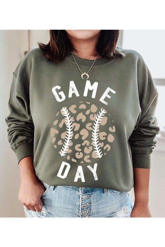 GAMEDAY,GAME DAY,LEOPARD BASEBALL UNISEX FLEECE SWEATSHIRT,GRAPHIC TEE,GRAPHIC TSHIRTS,TSHIRTS,TEES50%POLY,37.5%COTTON,12.5%RAYONIMPORTSize Measurement (inch): S: 38 (BUST), 20 (WAIST), 20 (HIPS), 27 (LENGTH) M: 42 (BUST), 22 (WAIST), 22 (HIPS), 28 (LENGTH) L: 46 (BUST), 24 (WAIST), 24 (HIPS), 29 (LENGTH) Green Tops For Fall Sports Events, Casual Sweatshirt With Baseball Collar For Sports, Spring Game Day Sweatshirt With Letter Print, Game Day Green Sweatshirt With Team Spirit, Casual Game Day Top With Baseball Collar, Casual Tops With Baseball Collar For Game Day, Green Letter Print Sweatshirt For Sports Season, Casual Letter Print Sweatshirt For Baseball Season, Green Cotton Sweatshirt For Game Day