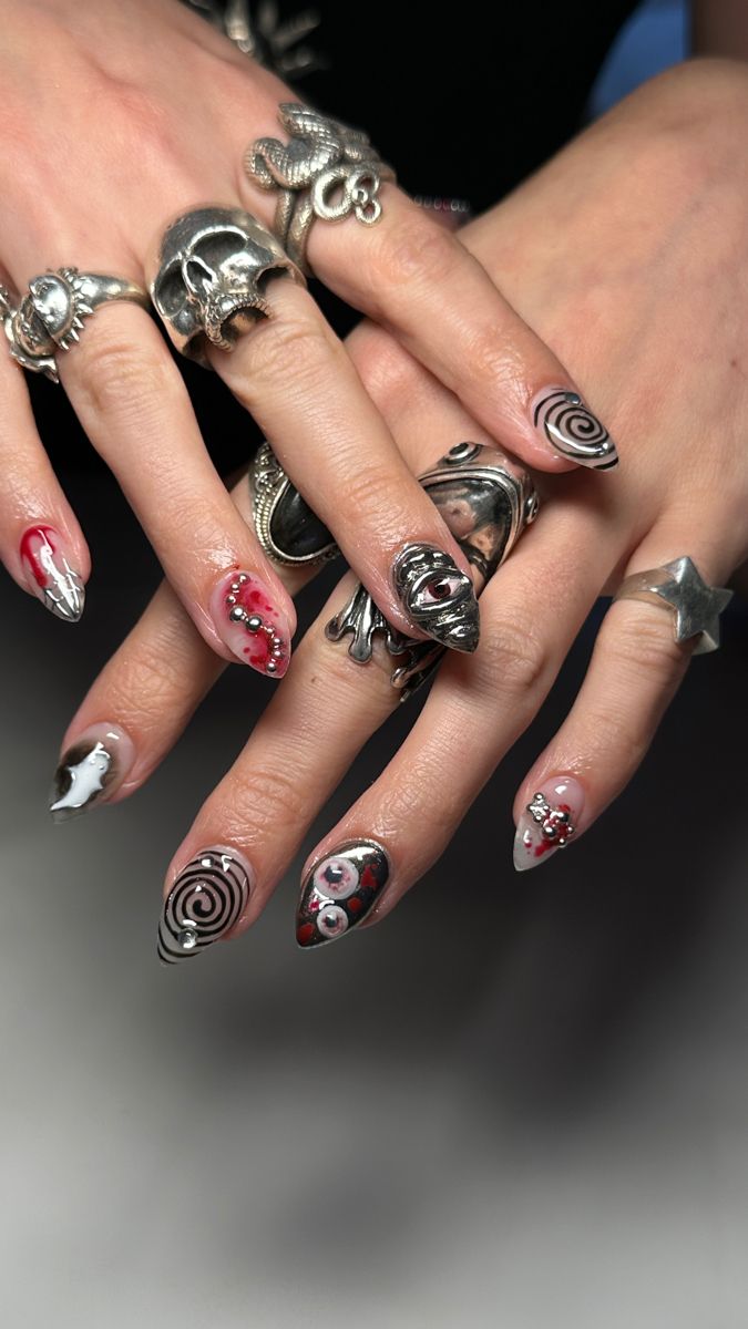 Halloween nails, spooky, nail art, halloween inspo 👻🖤 Halloween Funky Nails, Insidious Nails, Halloween Nails Creepy, Gore Halloween Nails, Halloween Junk Nails, Anatomy Nails, Y2k Halloween Nails, Funky Halloween Nails, Spooky Halloween Nail Designs