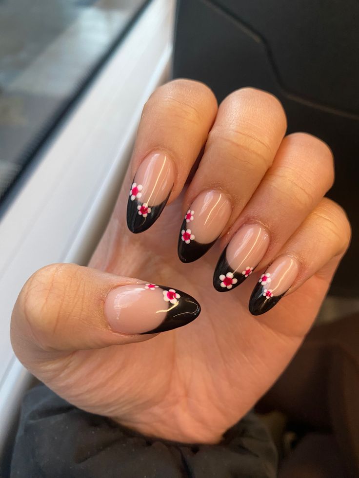 Short Nail Almond, Nail Inspo Flowers, Long Black Nails, Paznokcie Hello Kitty, Black Gel Nails, Black French Tips, Hello Nails, Nagel Tips, Smink Inspiration