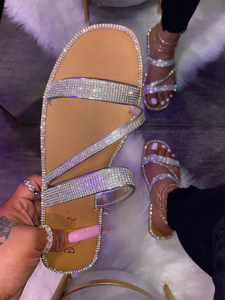 Sweet 16 Shoes, Prom Flats, Stylish Shoes Heels, Prom Sandals, Glittery Sandals, Silver Flat Shoes, Shoes Game, Sparkle Sandals, Sparkly Sandals