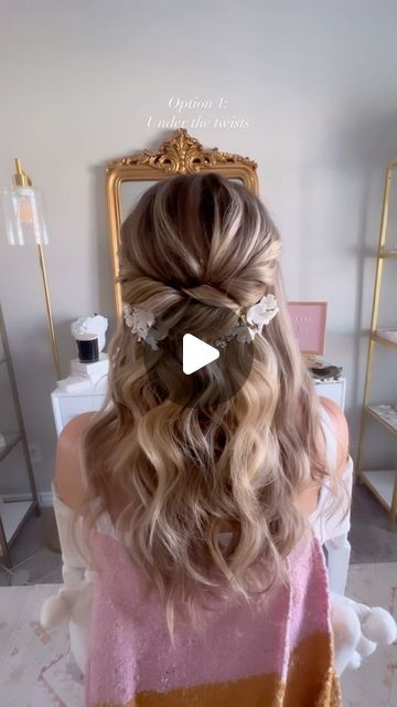 Twisted Wedding Hairstyles, Twisted Half Up Hairstyles, Easy But Pretty Hairstyles, Easy Diy Bridal Hair Half Up, Twist Half Up, Hair Tutorial Half Up, Twisted Half Up Half Down Tutorials, Bride Simple Hairstyles, Twisted Half Up Half Down Hair