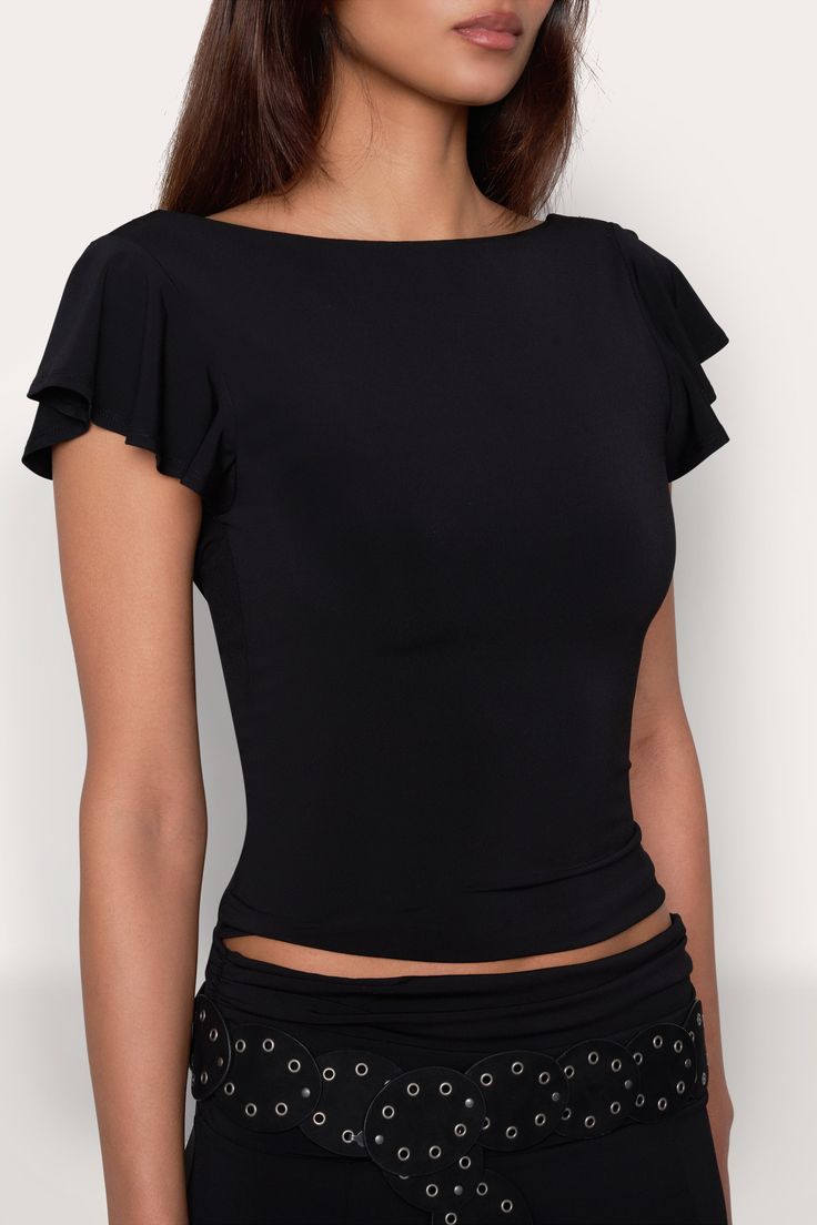 Our Soffiano Top has a fitted matte jersey bodice that sits just above the hips with a slightly draped back, and a boat neck with ruffled cap sleeves. Composition: 92% Polyester, 8% Spandex Dani is wearing a size S and is 5'10" with a 32" bust, 35" hips, and 25" waist Danielle Guizio, Boat Neck, Women's Shirt, Dream Closet, Cap Sleeves, Bodice, Top Shirt, Womens Shirts, Composition