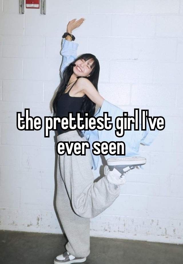 the prettiest girl i've ever seen is doing a handstand