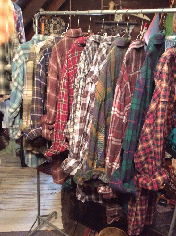 Hoodie And Flannel Outfits Men, Hoodie And Flannel Outfits, Flannel Outfits Men Aesthetic, Goblincore Flannel, Flannel Aesthetic, Cheap Vintage Brown Flannel Shirt, Affordable Brown Vintage Flannel Shirt, Flannel Outfits Men, Vintage Brown Cotton Flannel Shirt