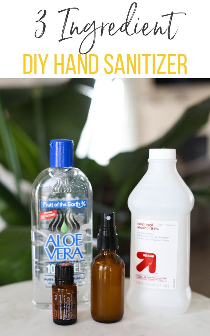 Try out this quick, and easy-to-make DIY hand sanitizer that will help keep hands clean while your out and about! Using just three ingredients, making your own hand cleanser is easy-peasy! #handsanitizer #diyhandsanitizer #essentialoils Tea Tree Oil Uses, Antibacterial Gel, Natural Hand Sanitizer, Pure Aloe Vera Gel, Cleaner Recipes, Pure Aloe Vera, Tea Diy, Oil Uses, Three Ingredient